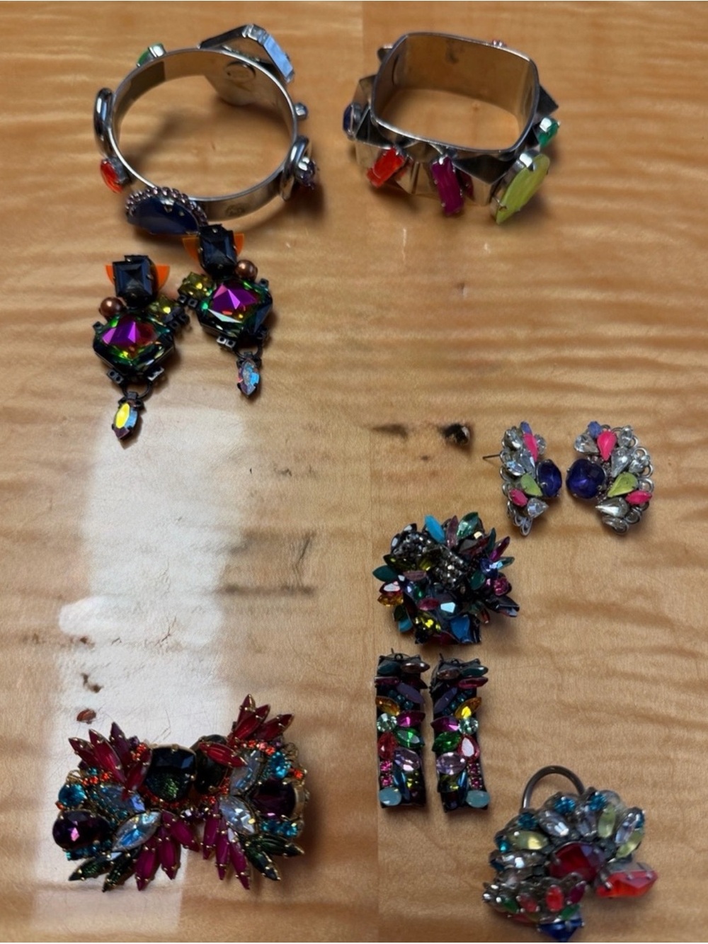 Erickson Beamon colllection - 4 pairs of earrings, 2 bracelets, 2 rings